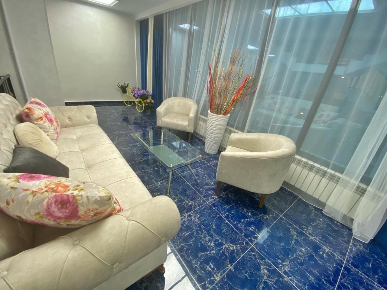 Grand Villa Turkistan Luaran gambar